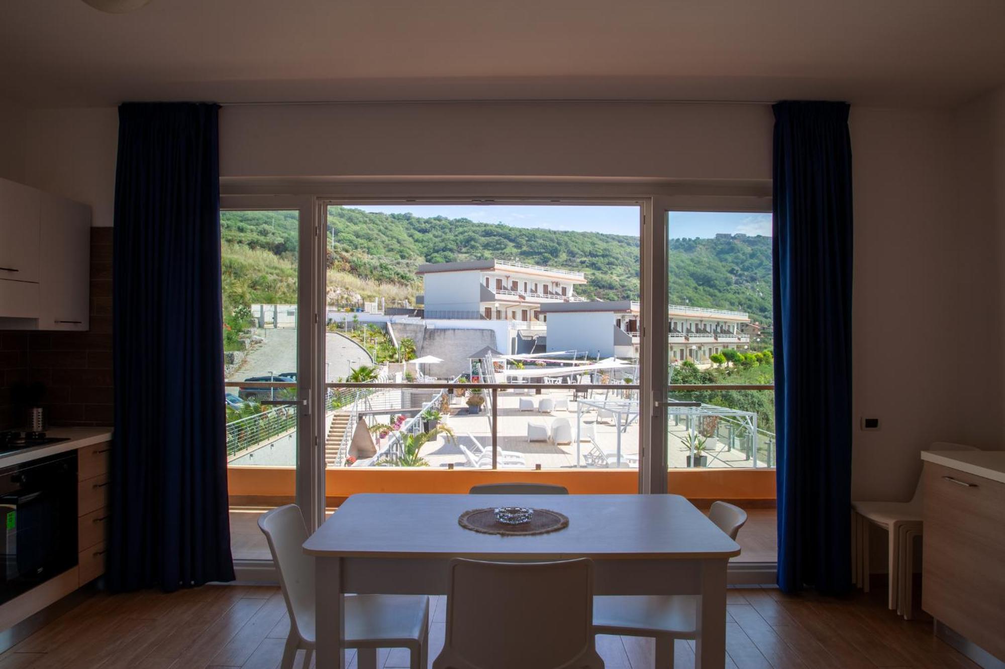 Airone Residence Zambrone Exterior photo