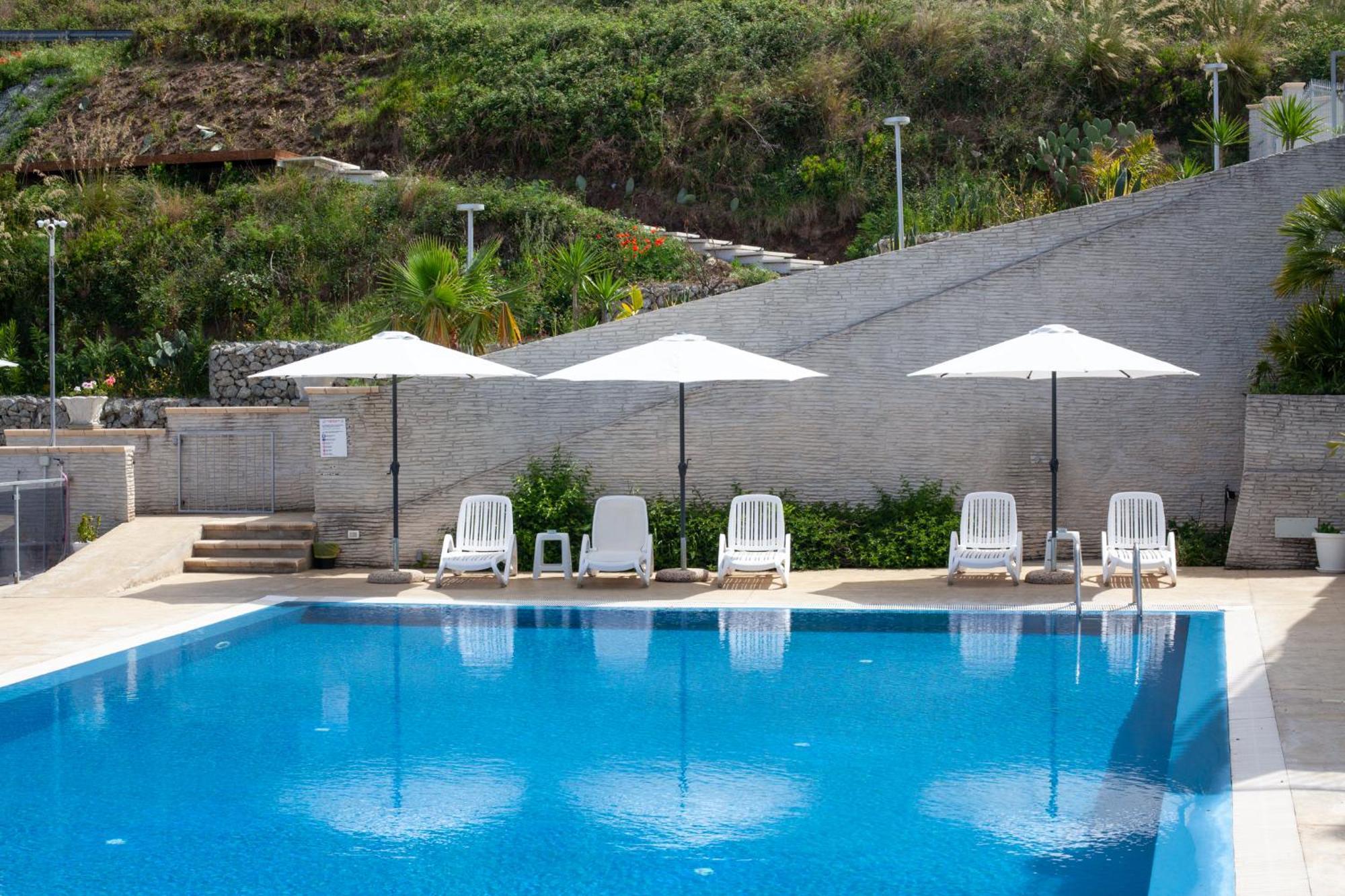 Airone Residence Zambrone Exterior photo