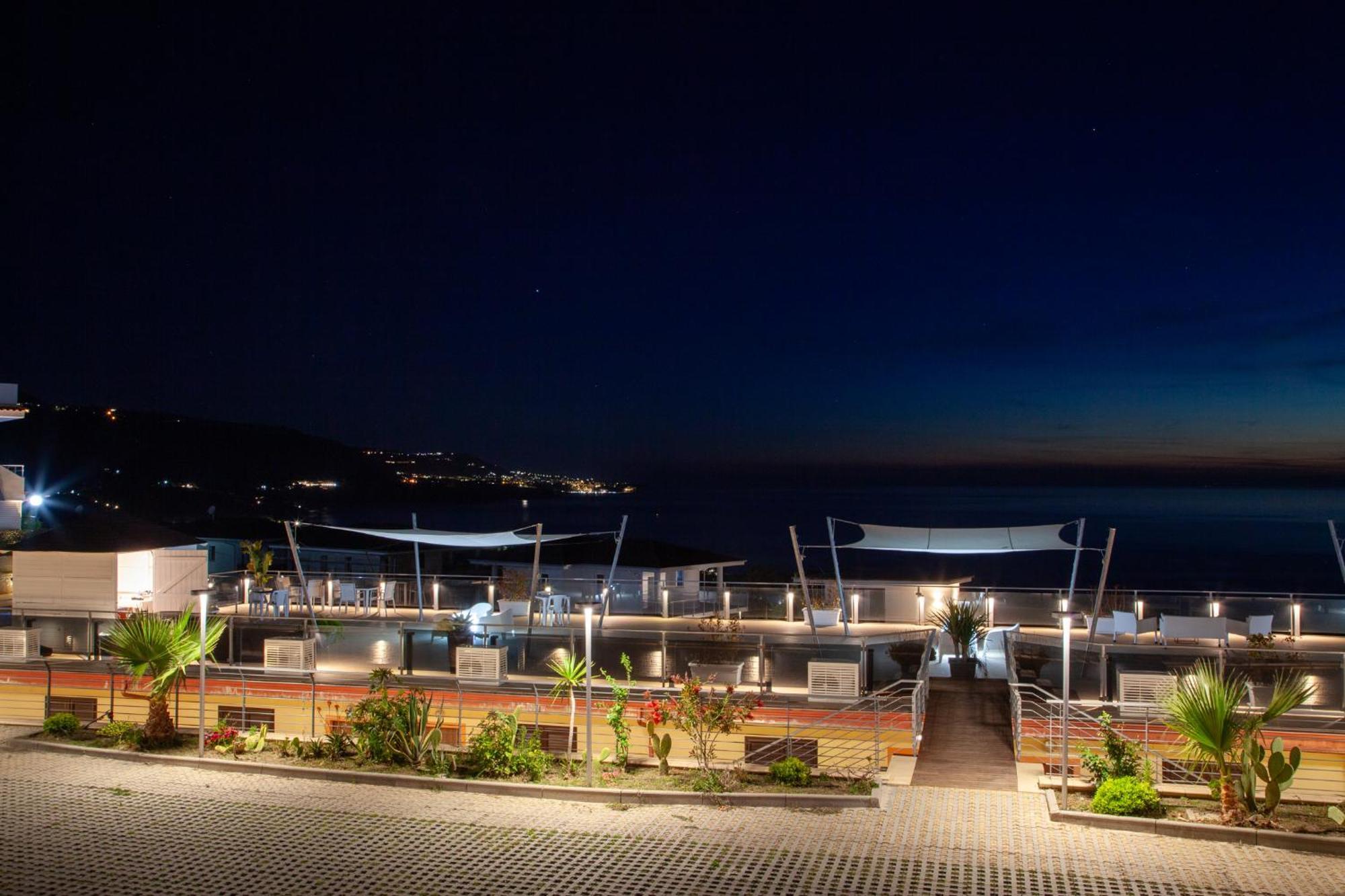 Airone Residence Zambrone Exterior photo